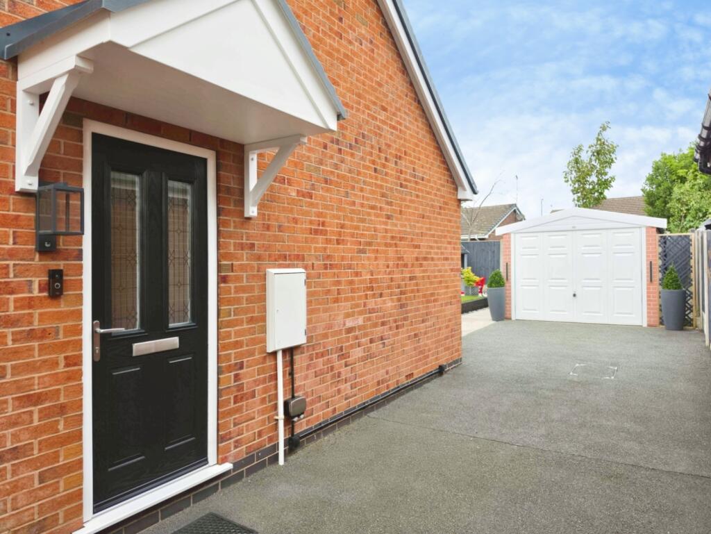 House in Stoke-on-Trent - View 2