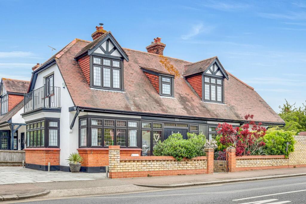 Main image of property: Parkanaur Avenue, Thorpe Bay, SS1