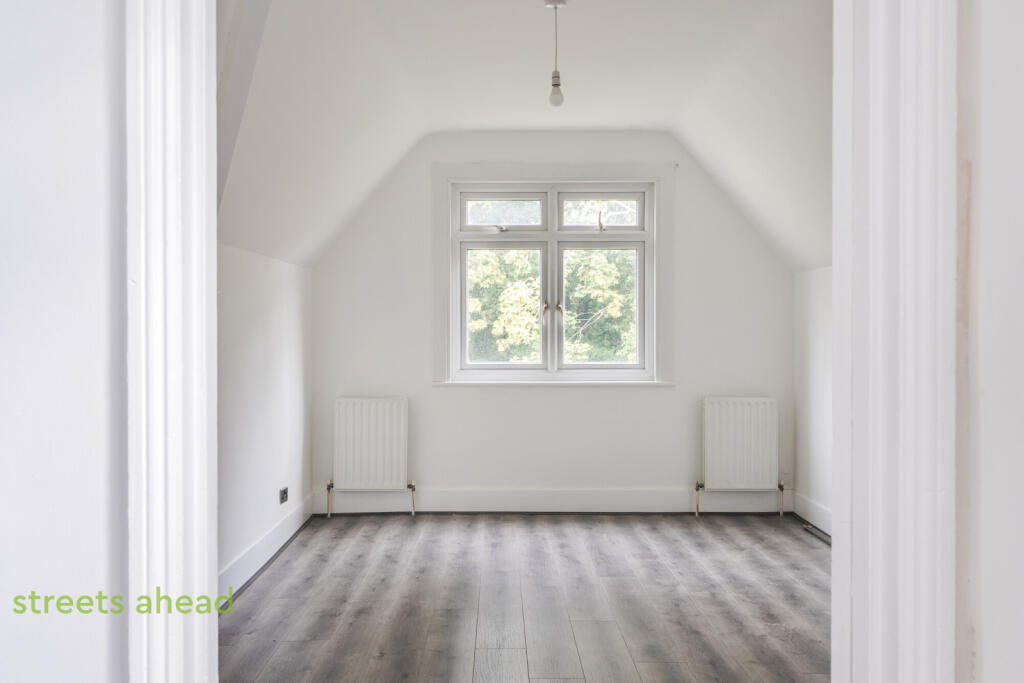 Apartment in Purley - View 5