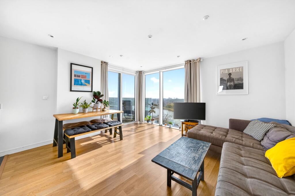 Main image of property: Woodberry Grove, Residence Tower Woodberry Grove, N4
