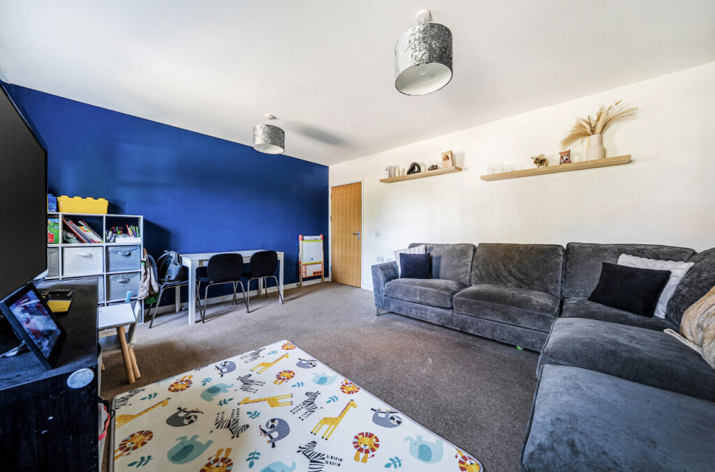 Apartment in Milford, Witley and Milford - More