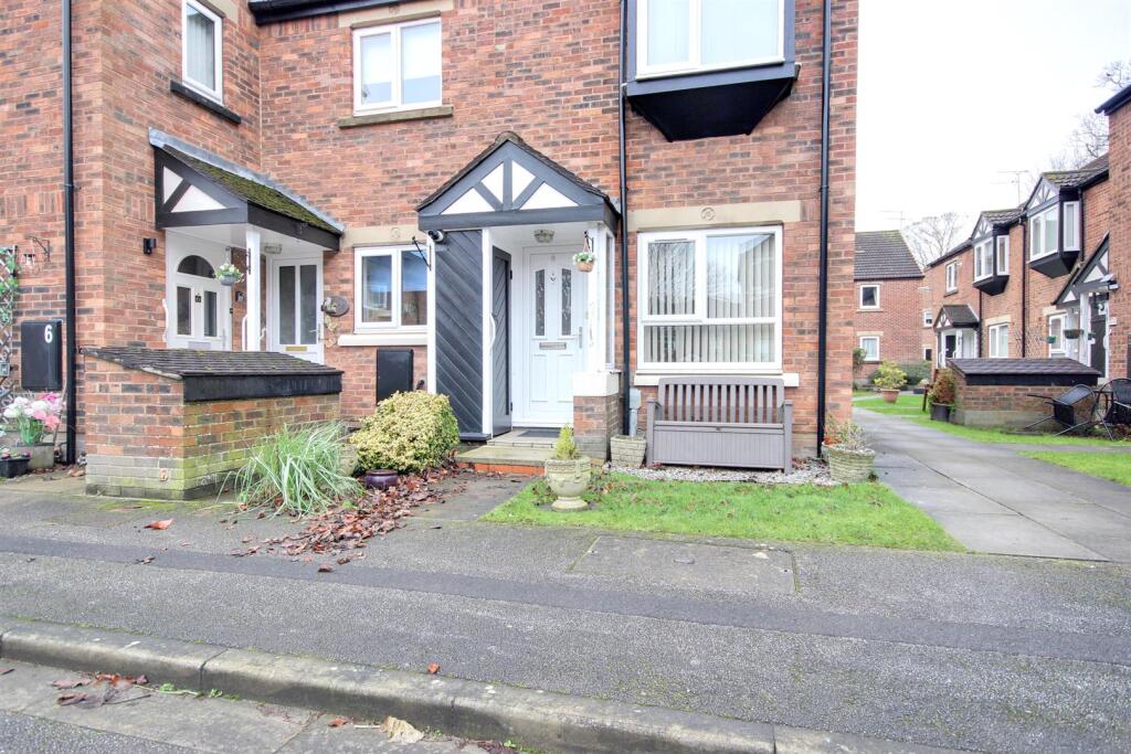 Main image of property: Applegarth Mews, Crescent Street, Cottingham
