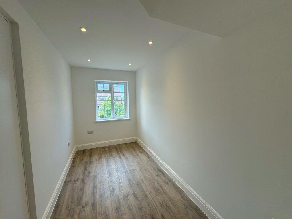 Apartment in St Albans - View 5