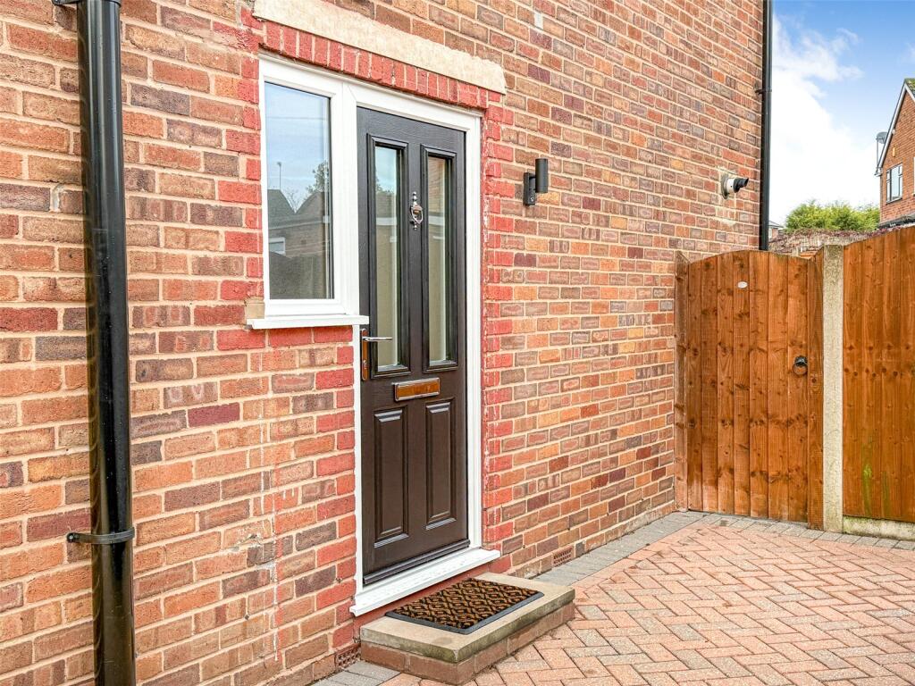 Beauchamp Avenue, Kidderminster, Worcestershire, DY11 photo 2