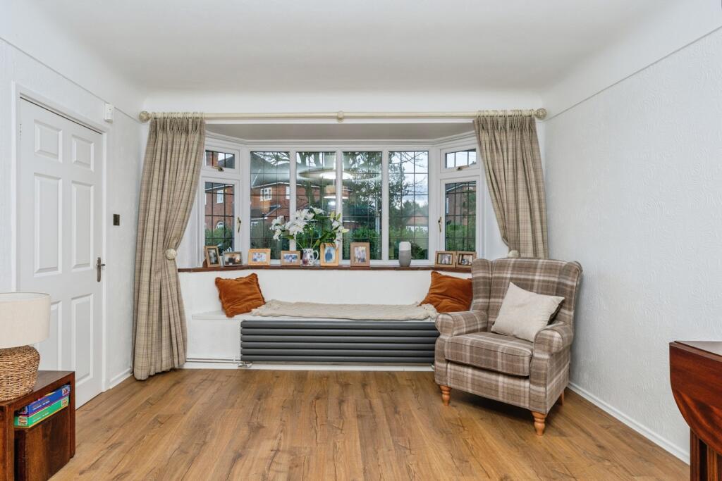 Selkirk Drive, Chester, Cheshire West and Ches, CH4 photo 4