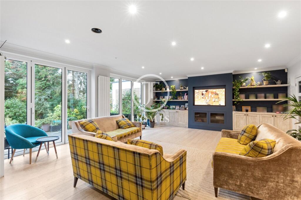 Main image of property: Ridge Close, London, NW4