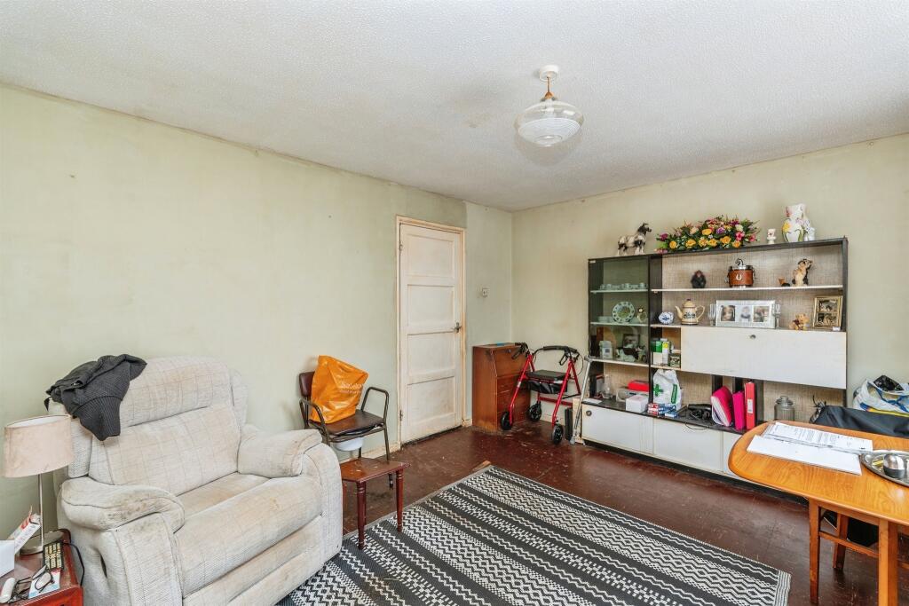 Apartment in Southampton - View 4