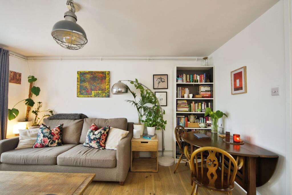 The Birches, Station Road, London, E12 photo 3