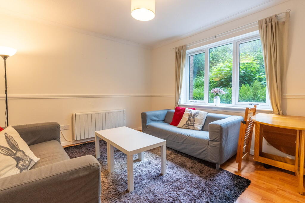 Apartment in Stirling - View 3