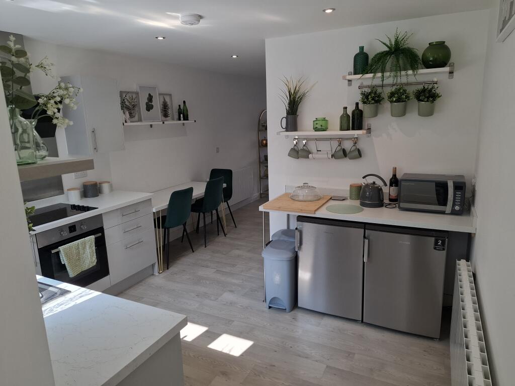 Braunston Lane, Daventry, NN11 - More