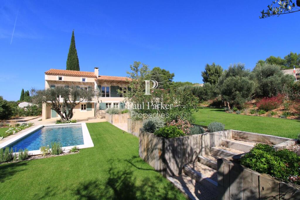 Main image of property: Provence-Alpes-Cote d'Azur, Bouches-du-Rhône, Paradou