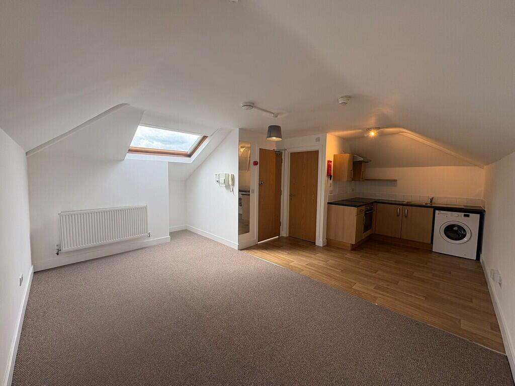 Apartment in Portsmouth - View 2