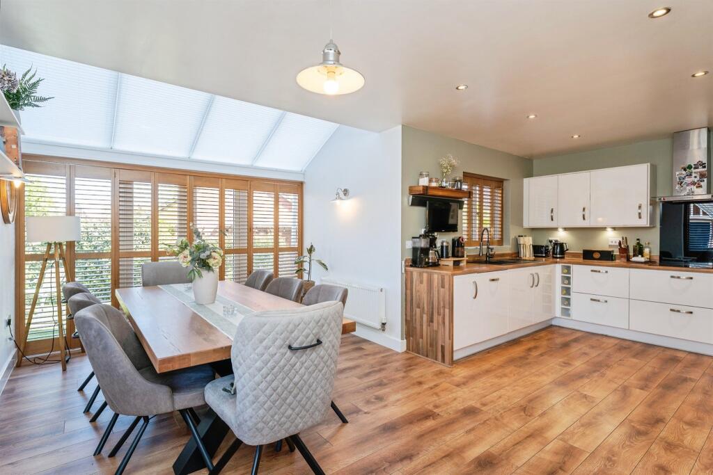 Beeby Way, Broughton, Chester photo 4