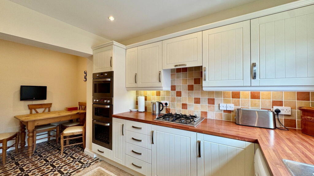 Prancing Horse Close, Thatcham, RG18 4JU - View 4