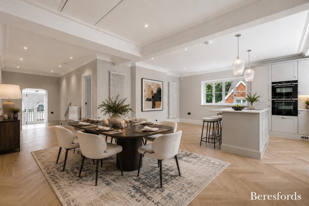 Apartment in Brentwood, Essex - View 4