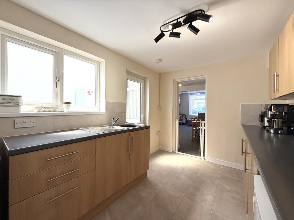 House in Cardiff, Abercynon - More