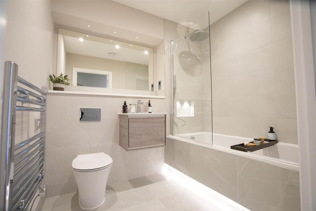 Apartment in Tonbridge and Malling, Brook Street - View 4