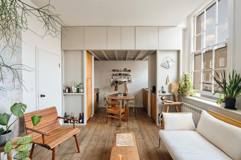 Main image of property: St Peter's Street, London N1