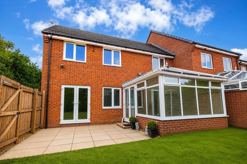 Main image of property: The Fairways, Royton, Oldham, Greater Manchester, OL2