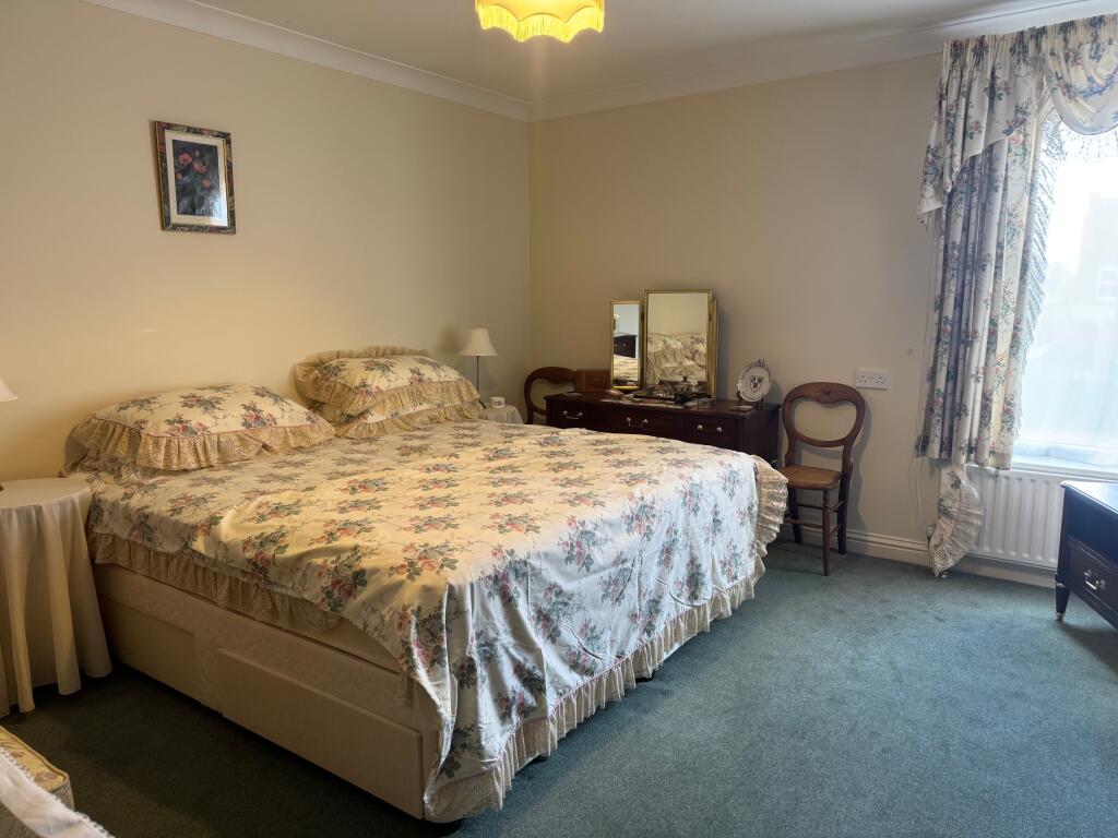 Cedarwood,  Fox Road Whitwell photo 5