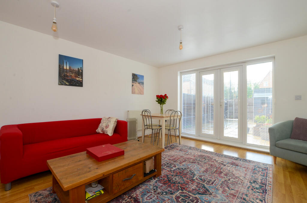 Harvest End, Watford, WD25 photo 3