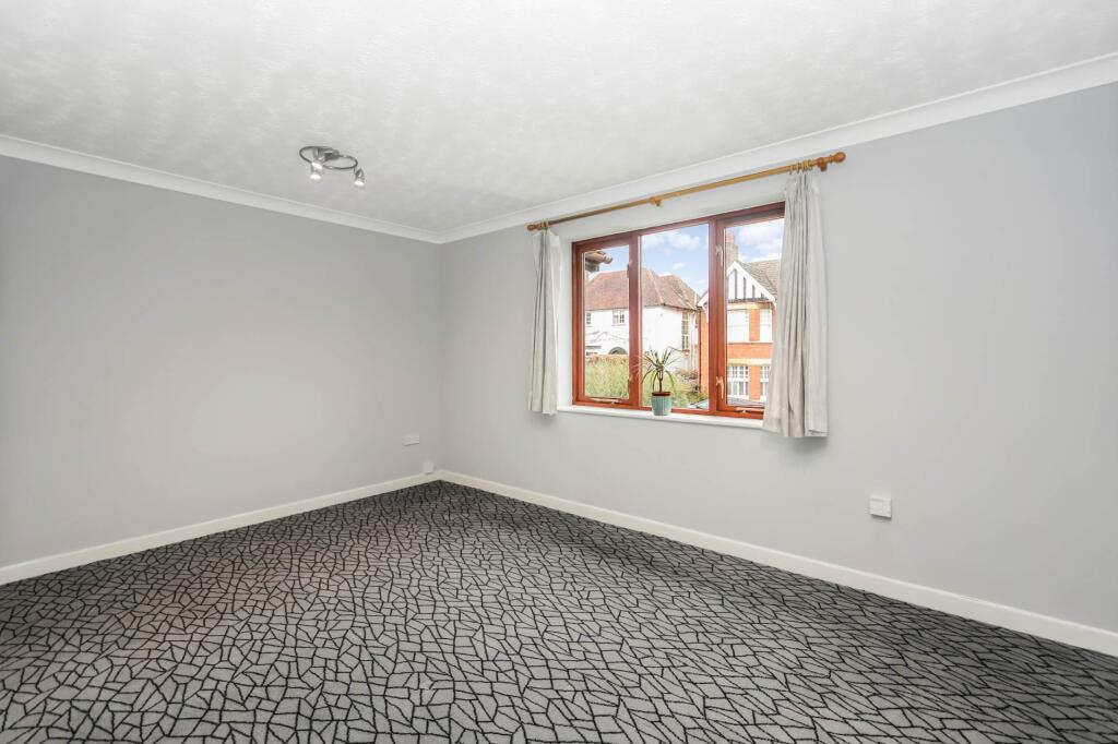 Apartment in Dacorum, Berkhamsted - View 3