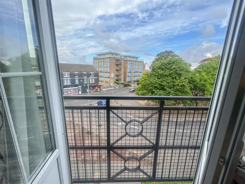 Apartment in Colchester - View 2