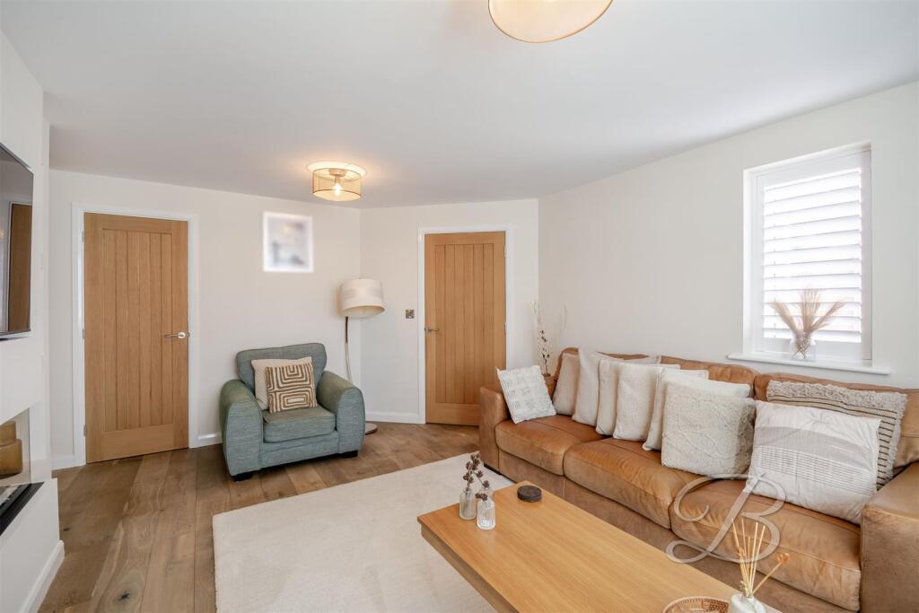 Sanderling Way, Forest Town, Mansfield - More