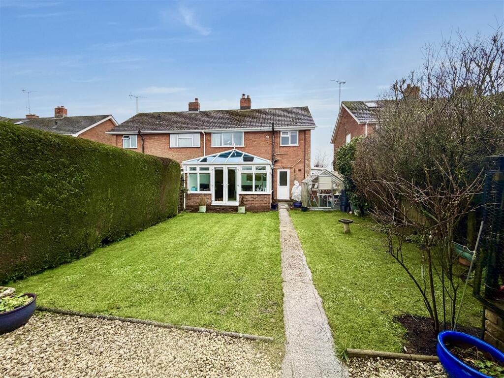 3-bed semi-detached on New Road, Chiseldon, Swindon, £325,000
