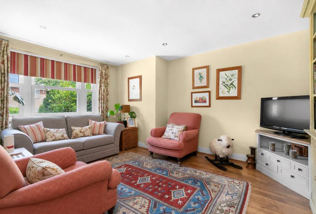 House in Slough, Sunninghill and Ascot - More