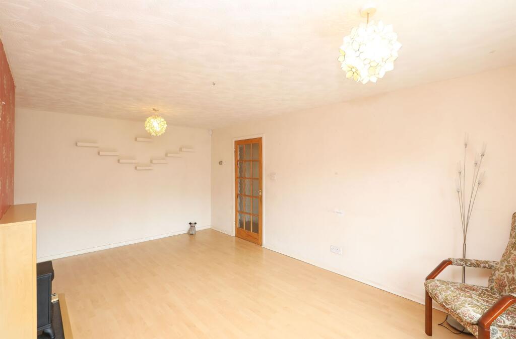 House in Sheffield, Normancroft, Manor - View 3