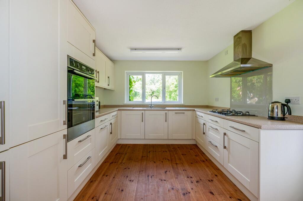 House in East Hampshire, Clanfield - View 3