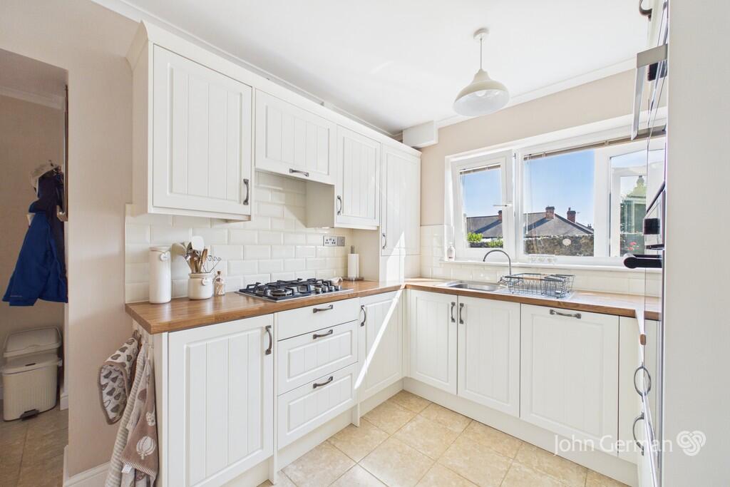Bosworth Drive, Burton-on-Trent photo 4