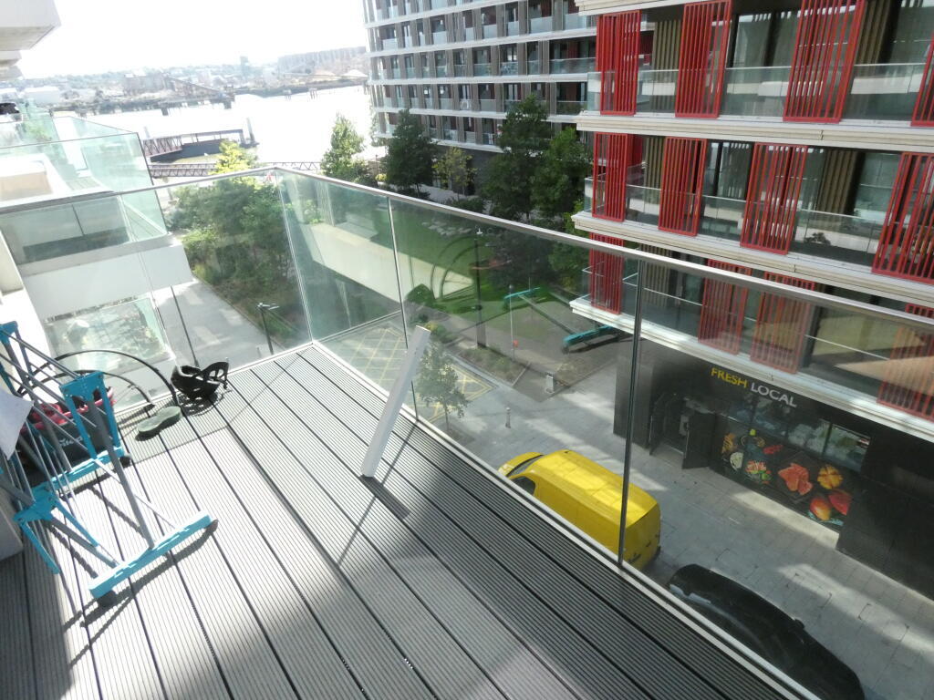 Apartment in London - More