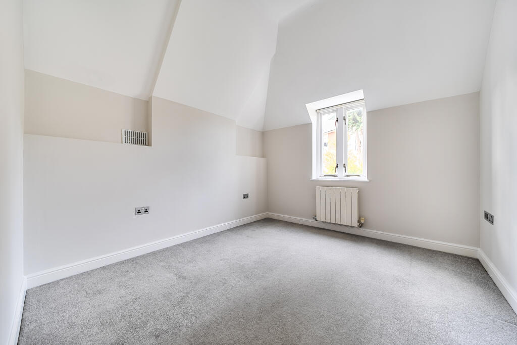 Apartment in Sevenoaks - View 4