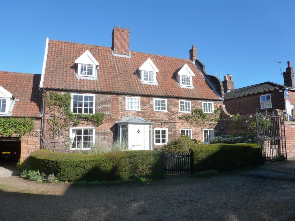 Main image of property: Northgate, Beccles, NR34 9AU