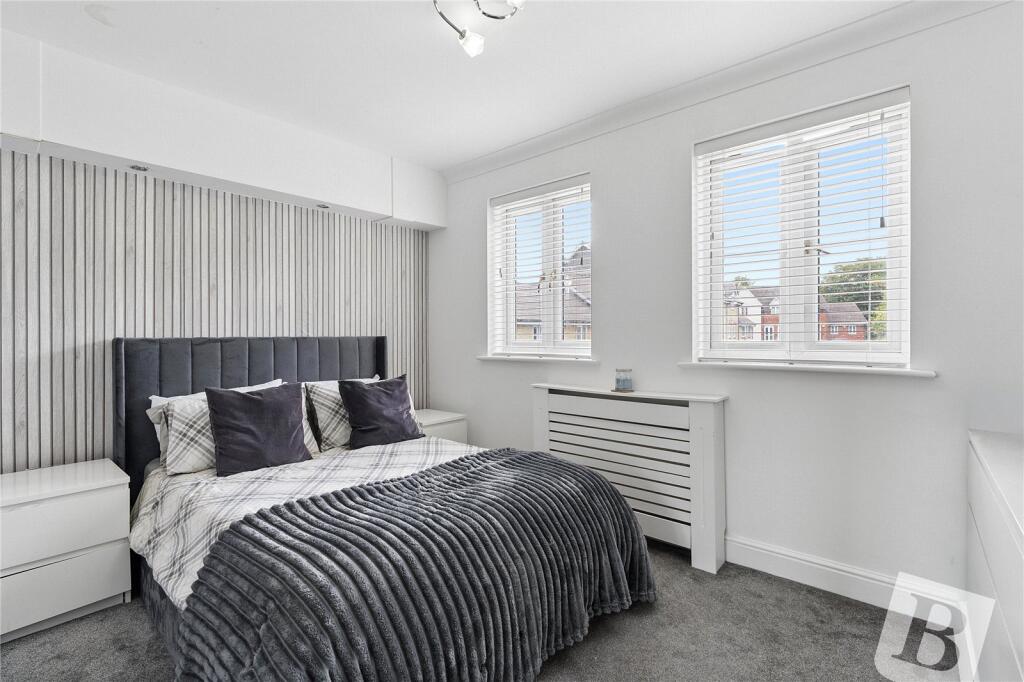 House in Gravesham, Gravesend - More