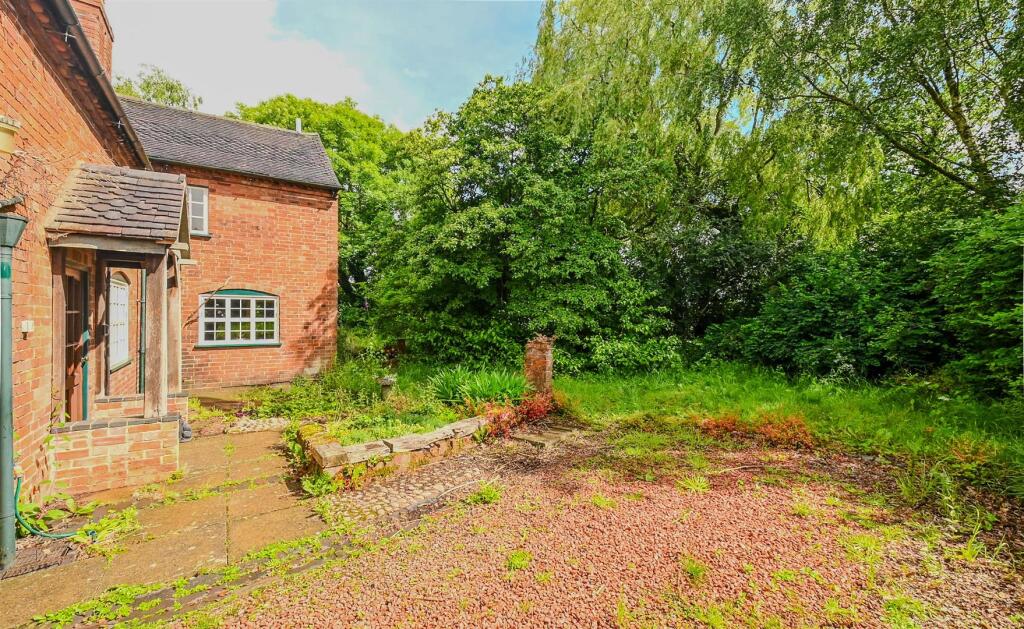 Abbots Bromley Road, Hoar Cross photo 5