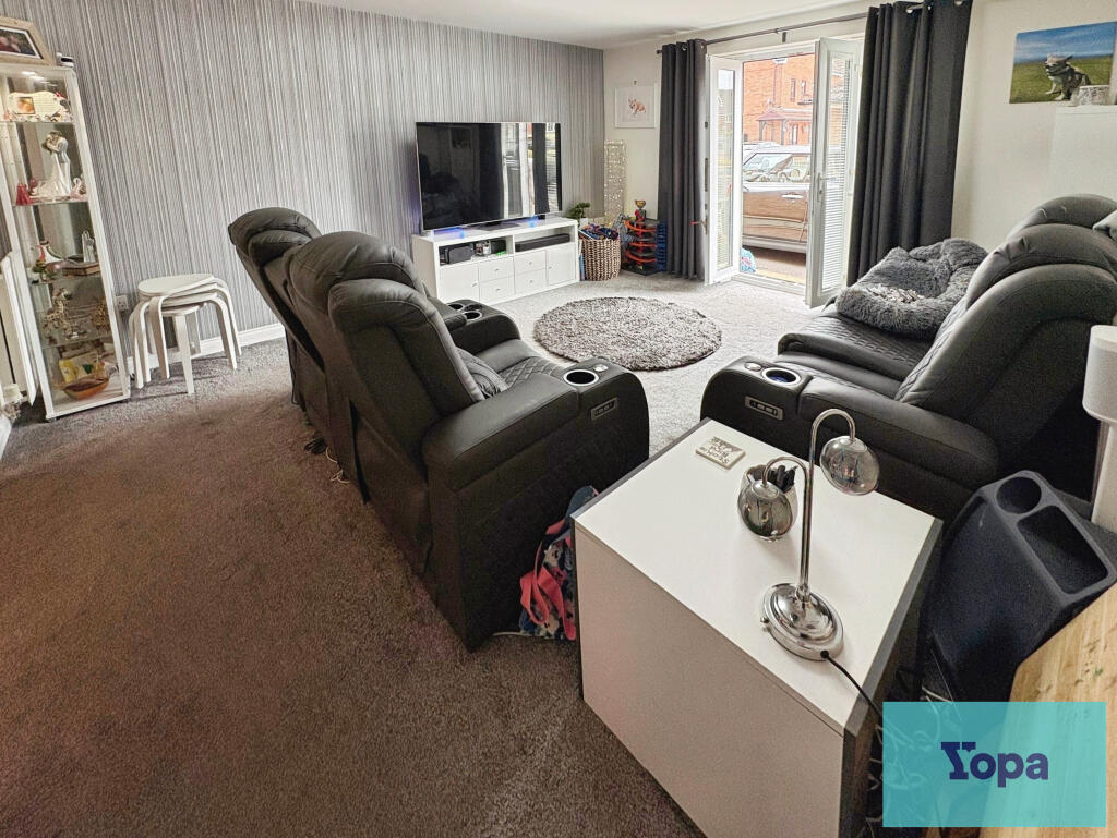 Apartment in Stoke-on-Trent - View 2