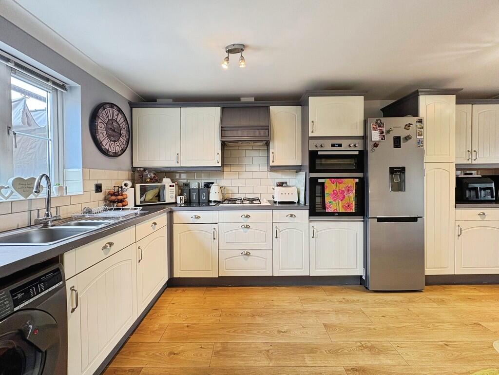 Additional image 5 of Merevale Way, Yeovil