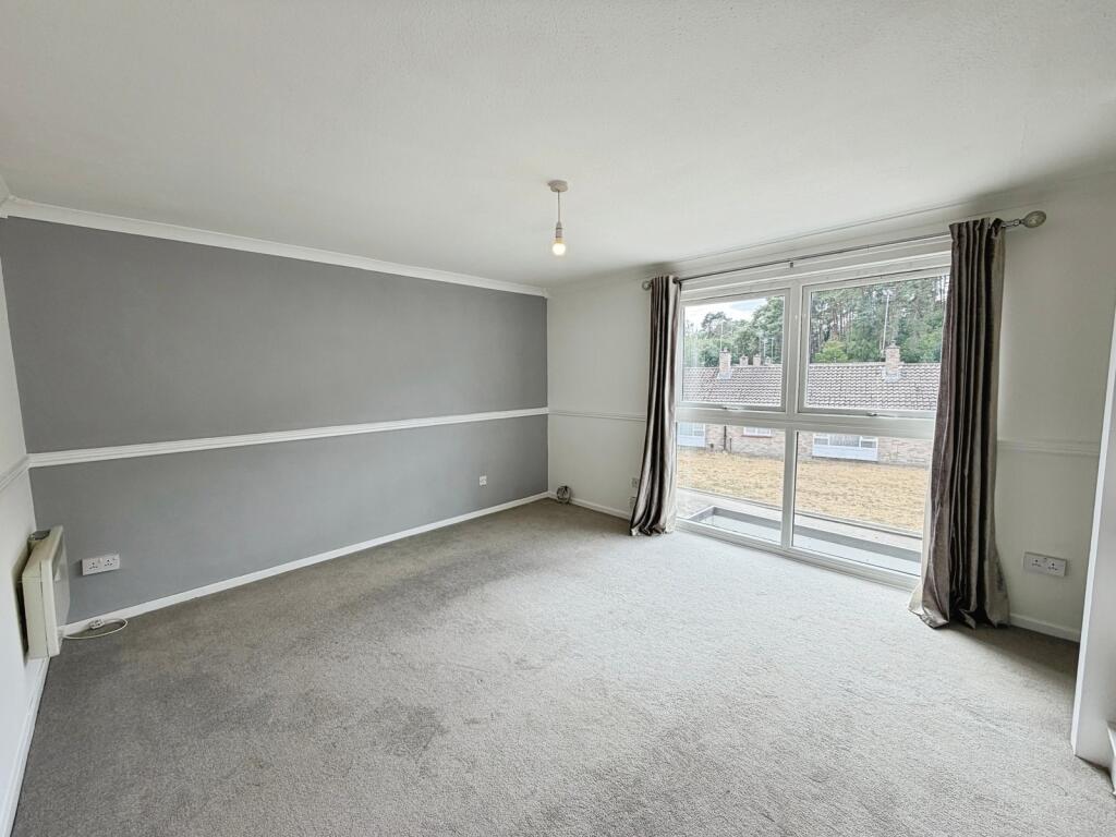 Main image of property: Thornhill, Bracknell, RG12