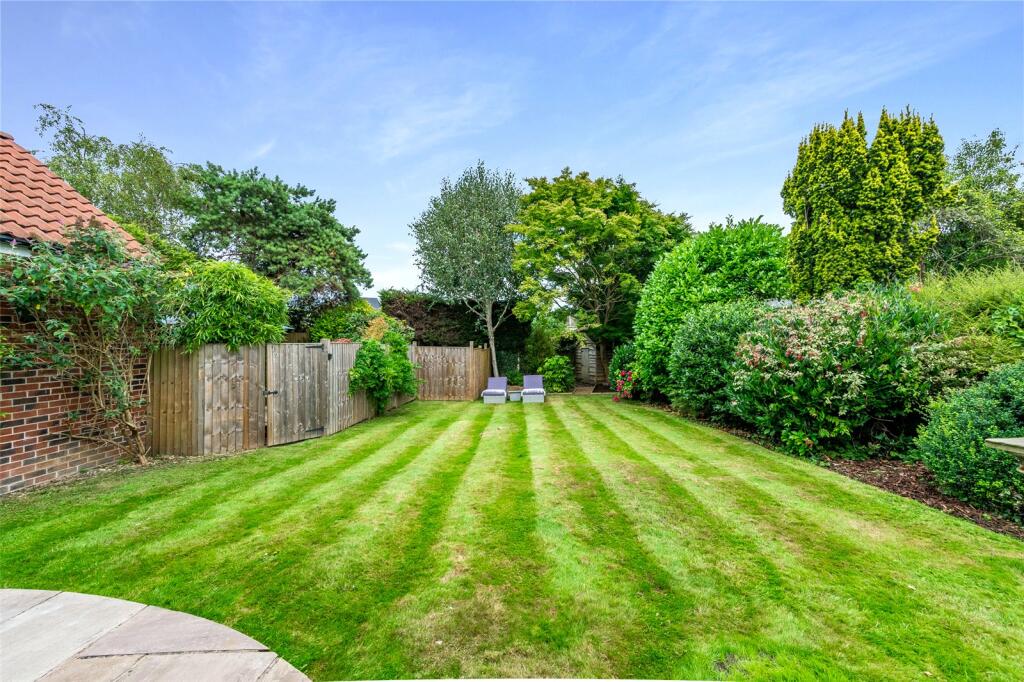 House in Wakefield - View 3