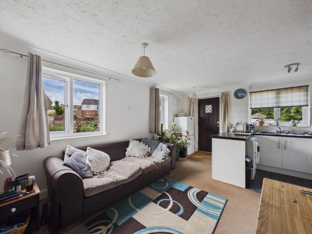 House in Tonbridge - More