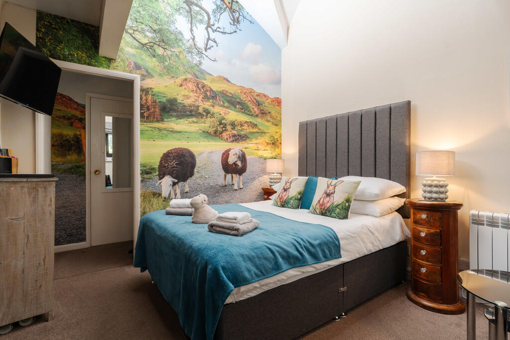 Stable Nest, 1 The Stables, Bank Road, Bowness-on-Windermere, LA23 2JW photo 3
