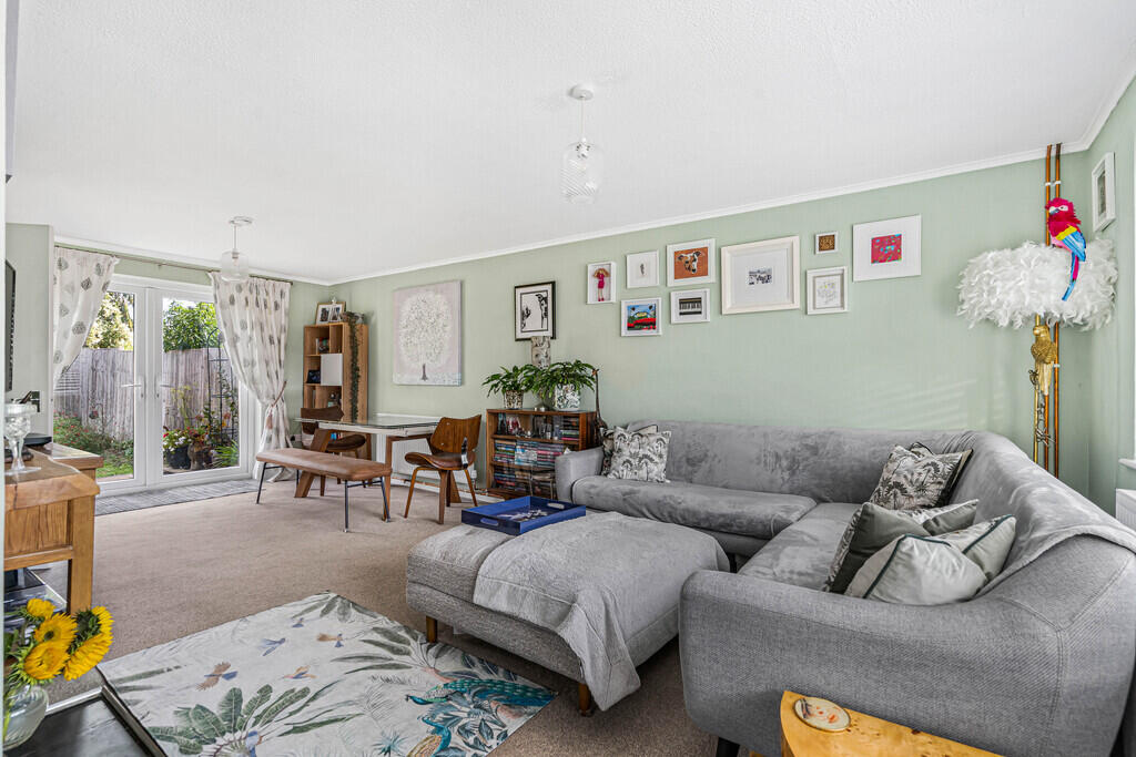 18, Thame Road, Little Milton photo 3