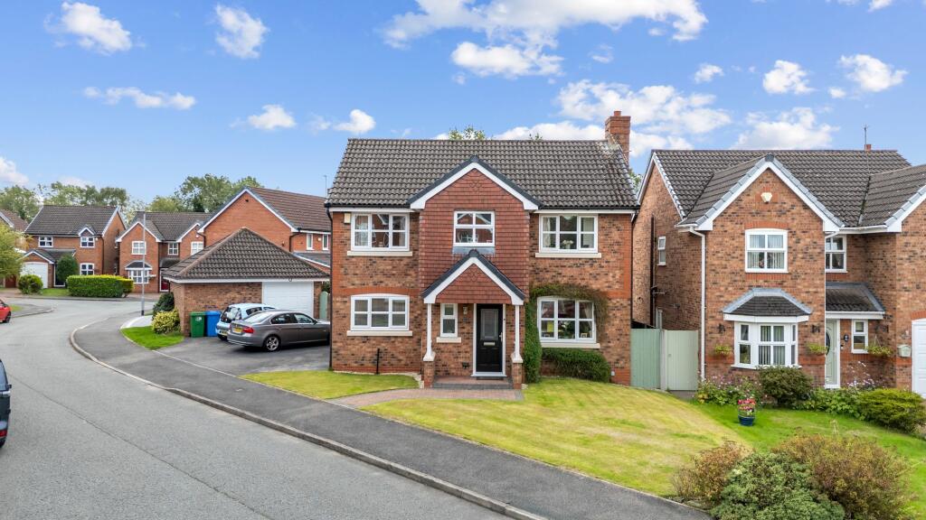 Main image of property: Mossdale Close, Great Sankey, WA5