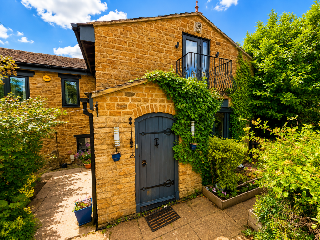 Silver Street, Brixworth, NN6 - View 3
