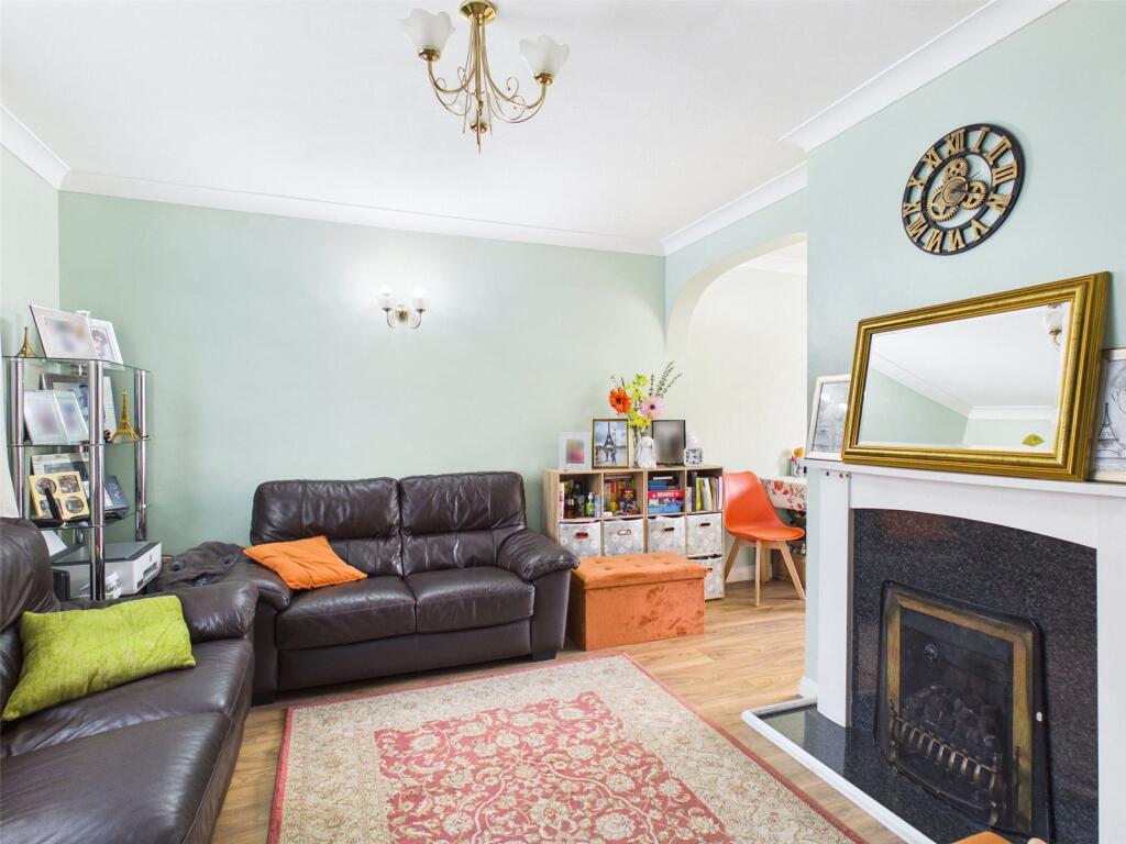 Underhill Road, Matson, Gloucester, Gloucestershire, GL4 photo 2