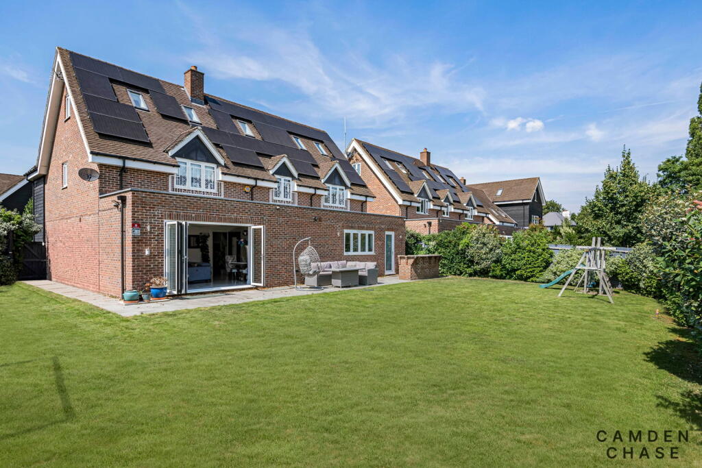 Main image of property: Canter Close, Aldenham, WD25 8EX