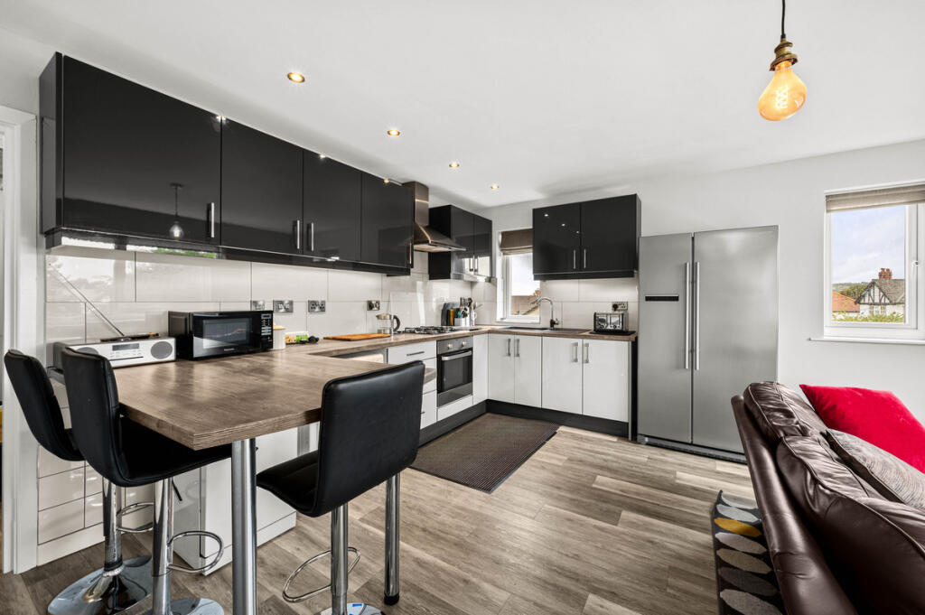 Apartment in Stockport, Greater Manchester - View 5